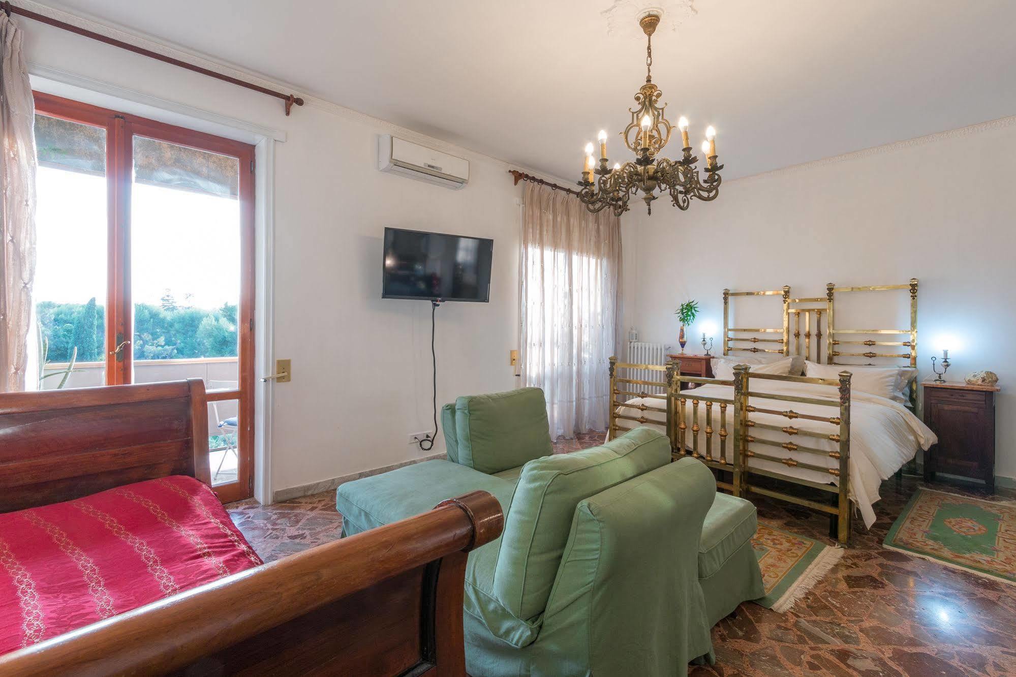 Larala' Bed and Breakfast Lecce Buitenkant foto